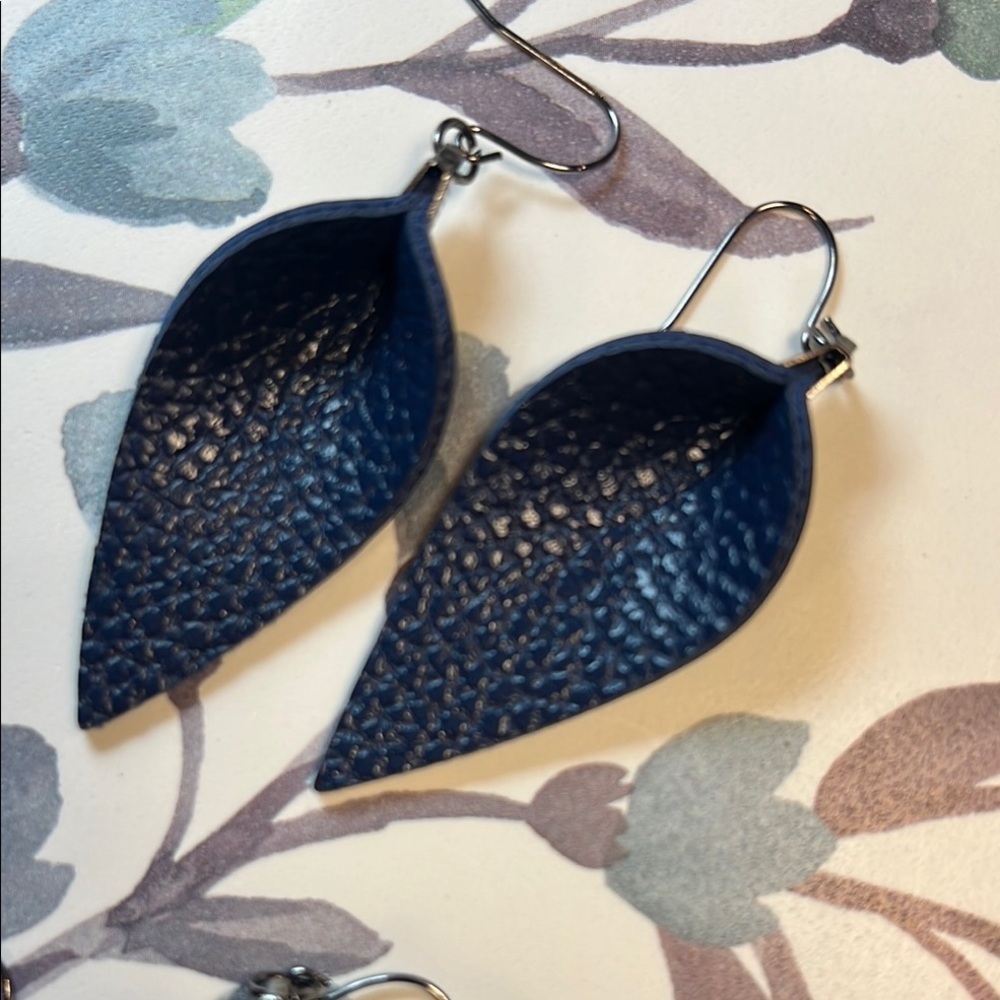 Elegant Leather Leaf Earrings Set - Tan, Blue, Brown - Picture 7 of 12